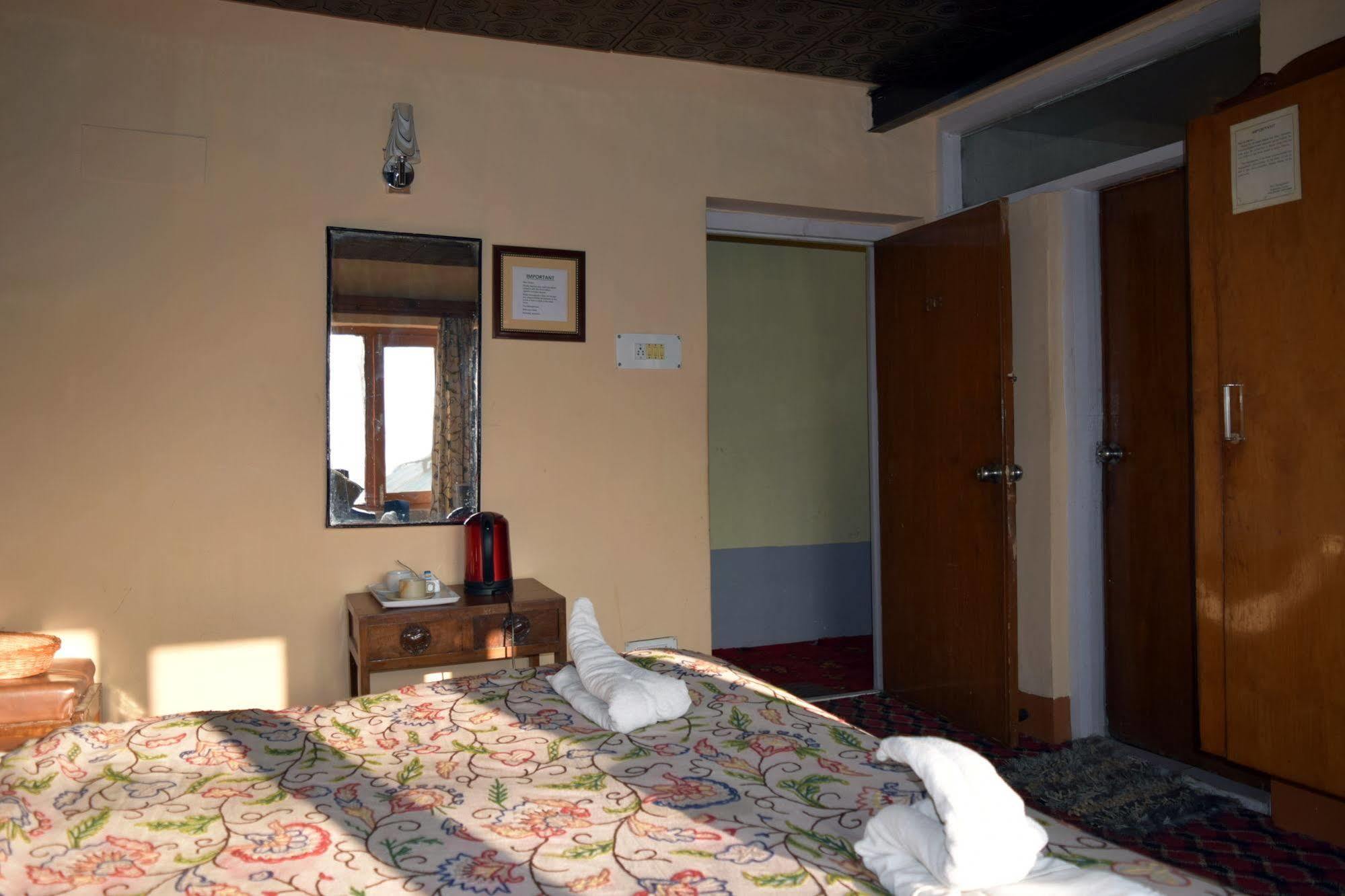 Welcome Hotel Gulmarg Kültér fotó